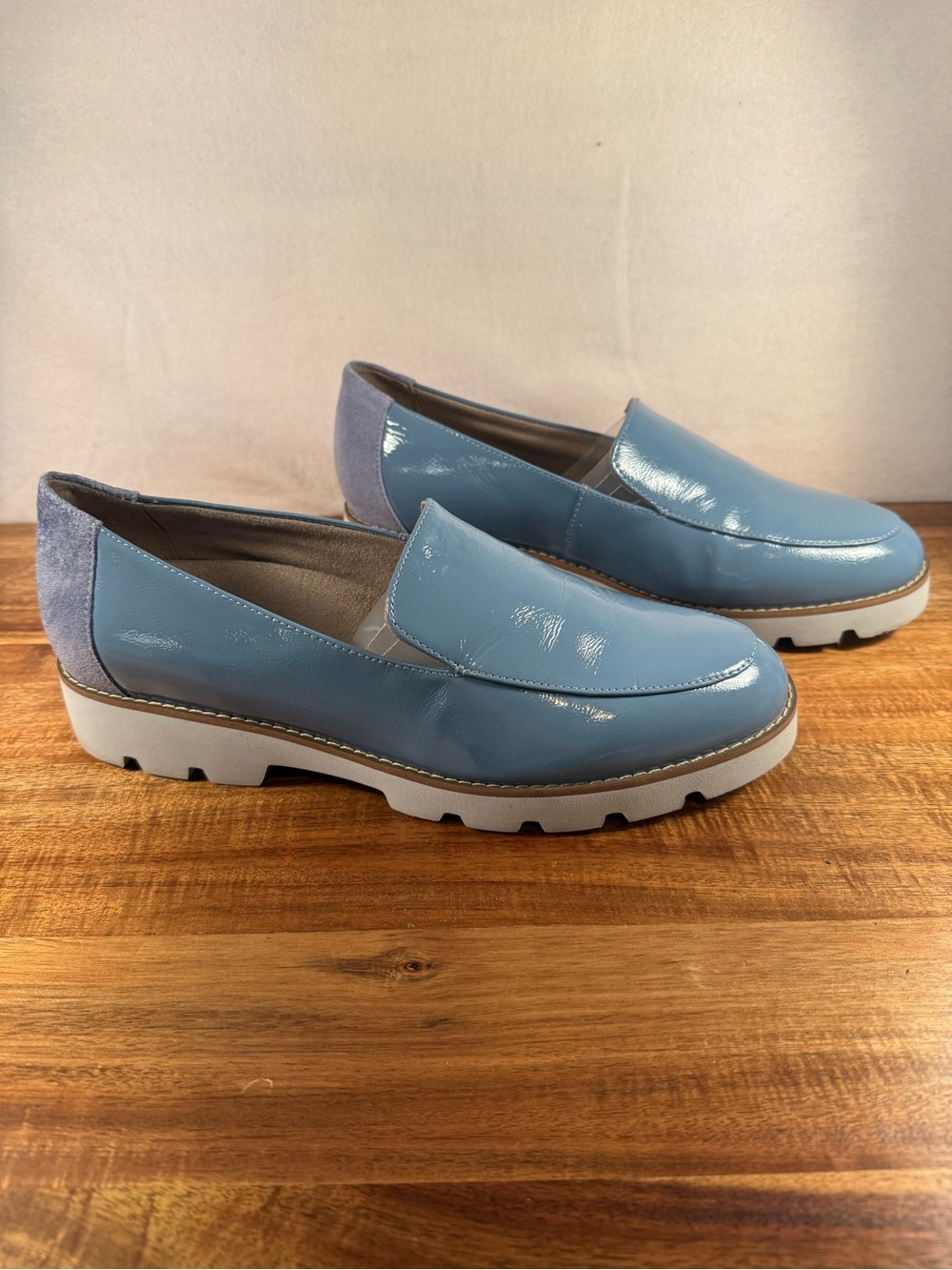 Vionic Kensley Patent Leather Slip-on Loafers Light Blue Size 9